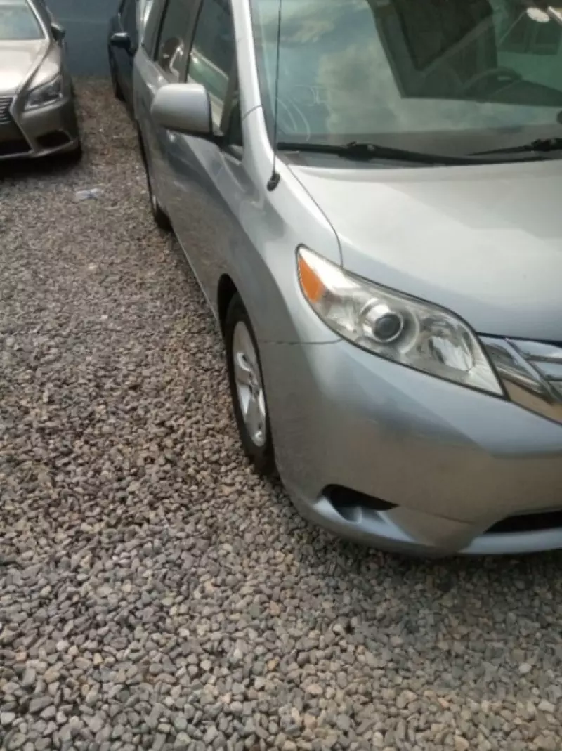 TOYOTA Sienna   - 2014