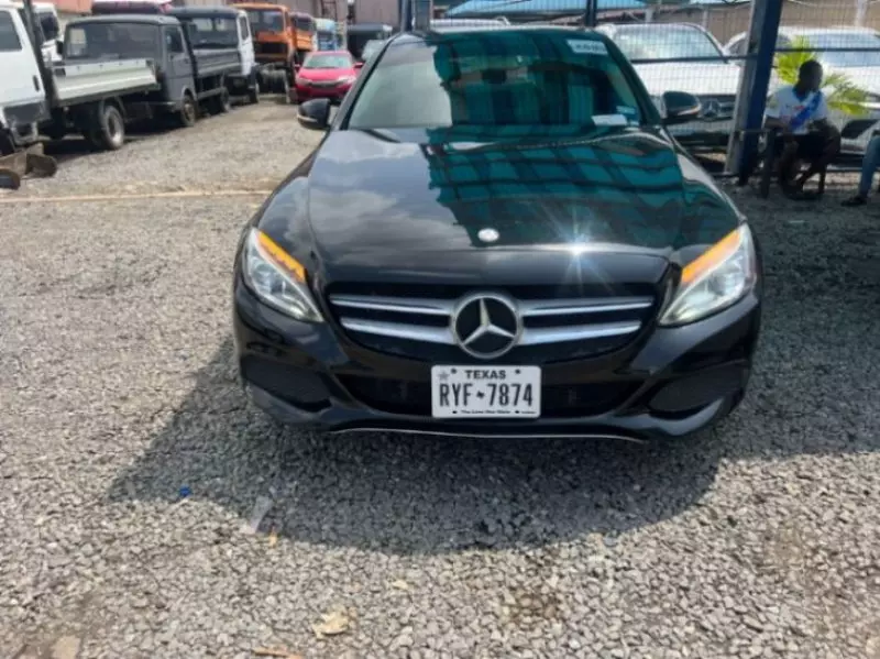 Mercedes-Benz C 300 - 2015