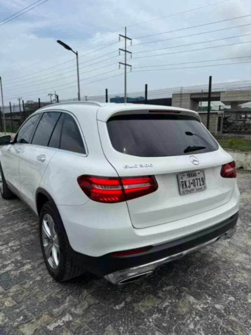 Mercedes-Benz GLC 300   - 2018