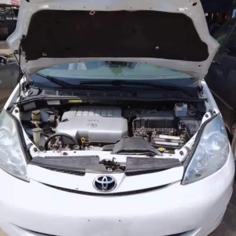 Toyota Sienna   - 2009