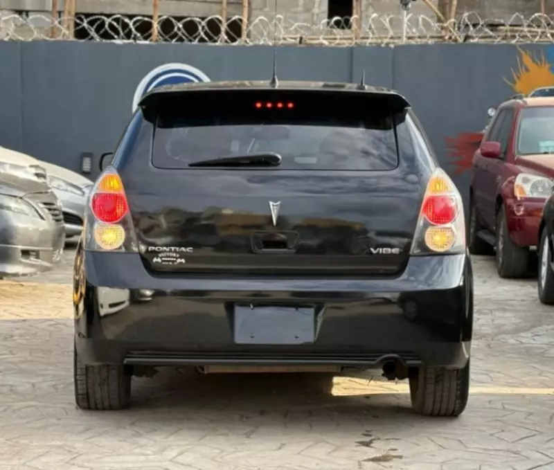 Pontiac Vibe   - 2010