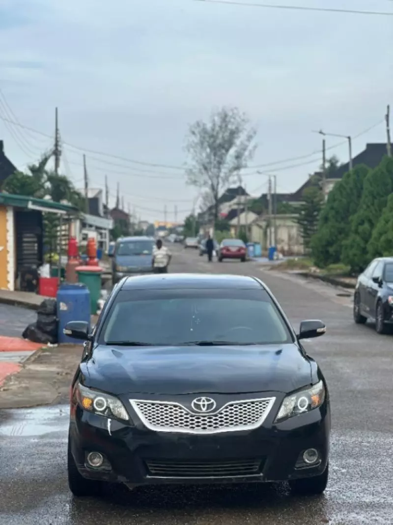 Toyota Camry - 2009
