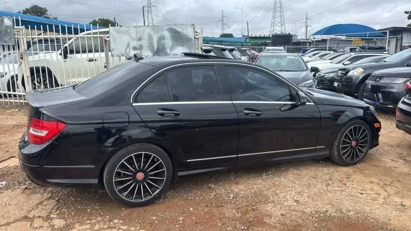 Mercedes-Benz C250   - 2013
