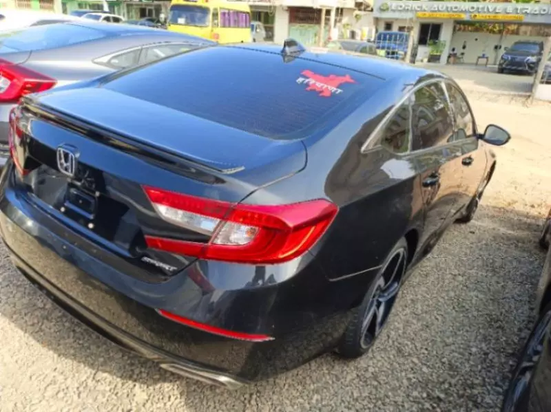 Honda Accord   - 2022