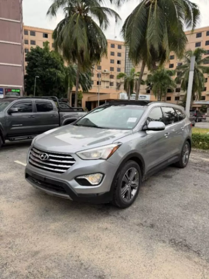 Hyundai Santa Fe   - 2014
