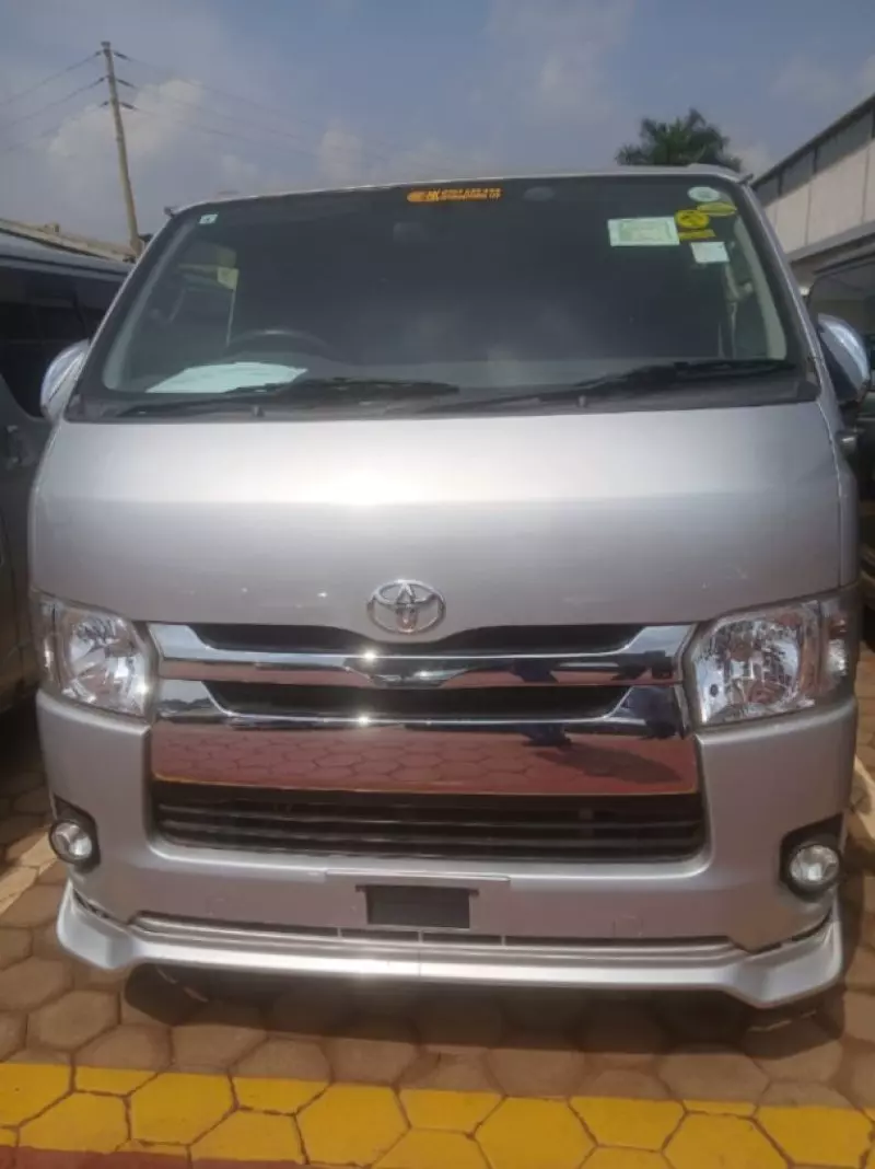 TOYOTA Hiace - 2020