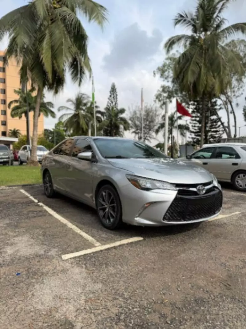 Toyota Camry - 2015