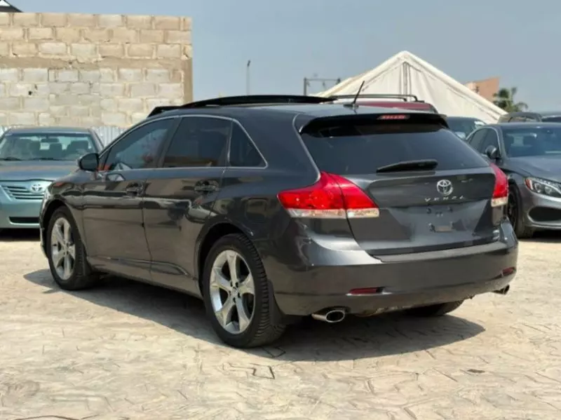 TOYOTA Venza   - 2010