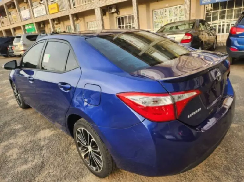 Toyota Corolla   - 2016