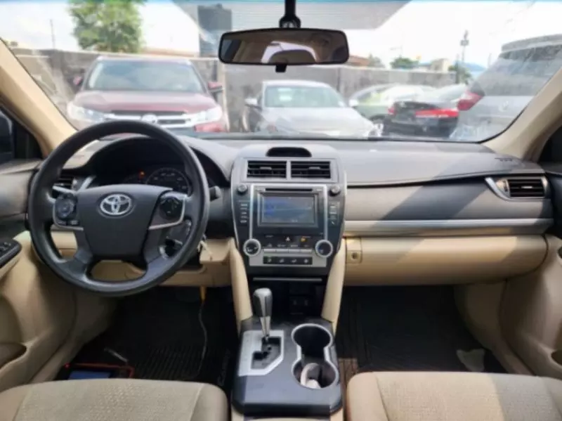 Toyota Camry   - 2014