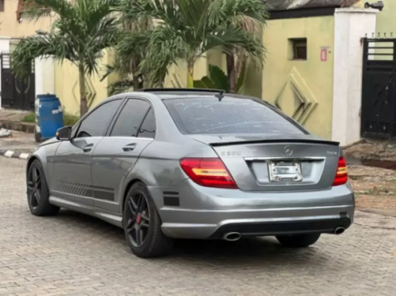 Mercedes-Benz GLC 300   - 2011