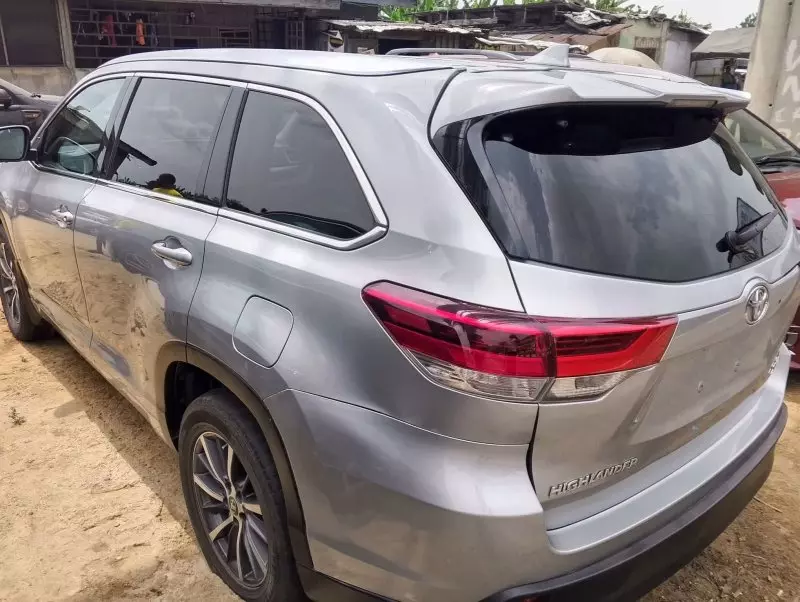 Toyota Highlander   - 2018
