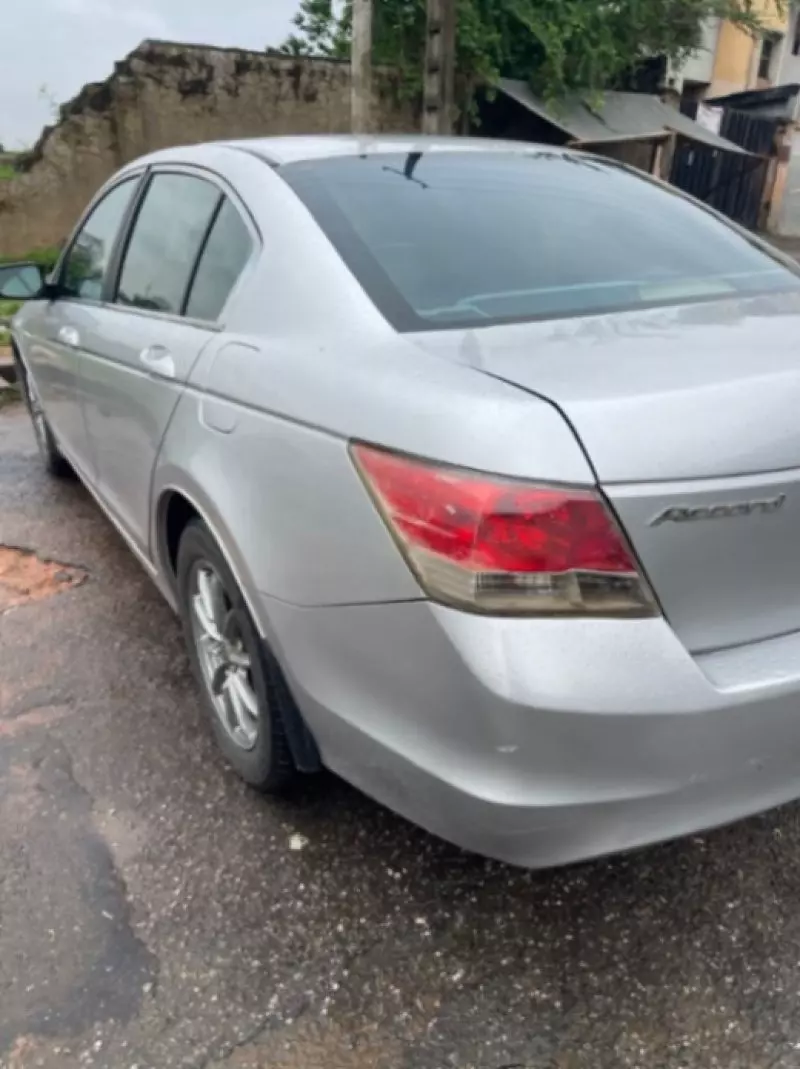 Honda Accord   - 2010