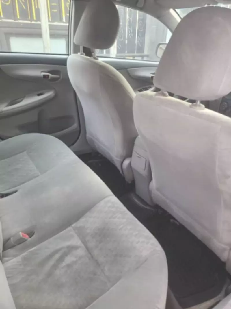 Toyota Corolla   - 2009