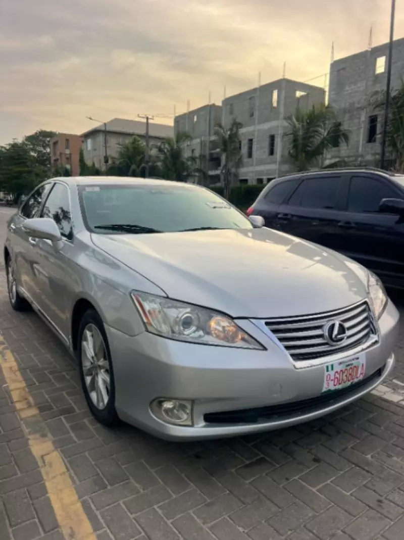 Lexus ES 350   - 2011