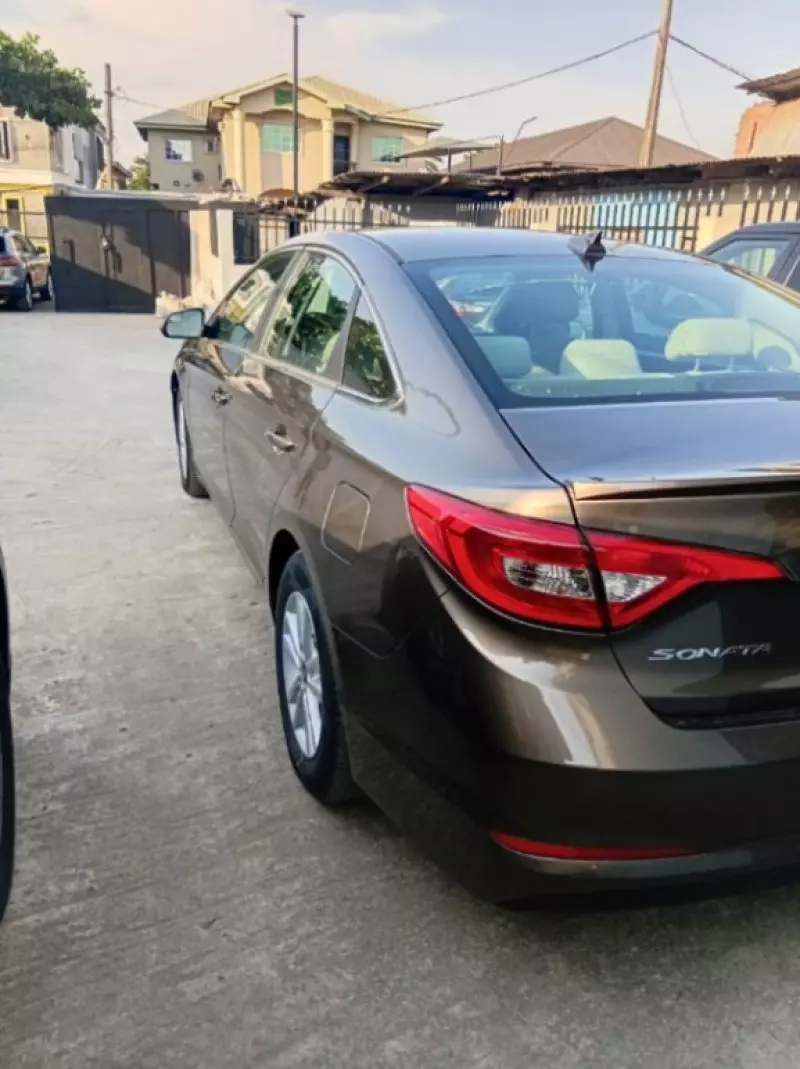 Hyundai Sonata   - 2015