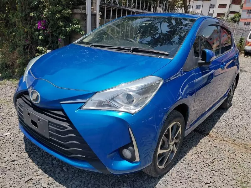 TOYOTA Vitz   - 2017