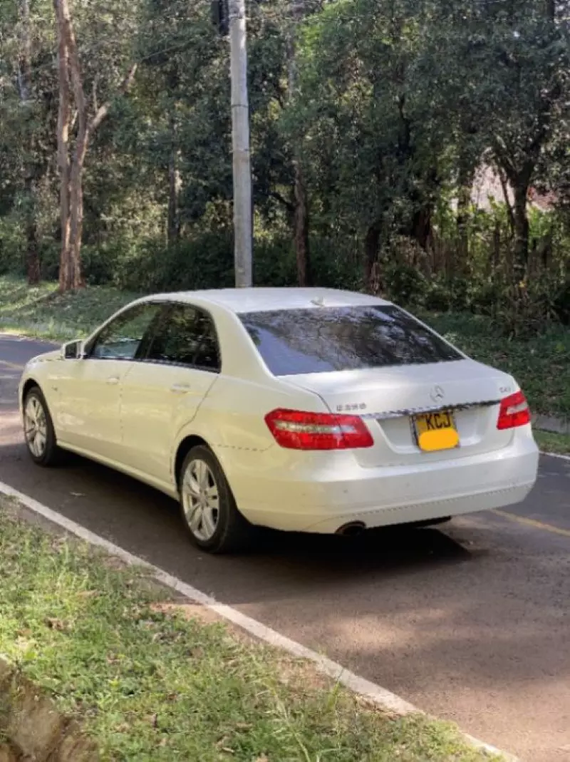 Mercedes-Benz E 250   - 2010