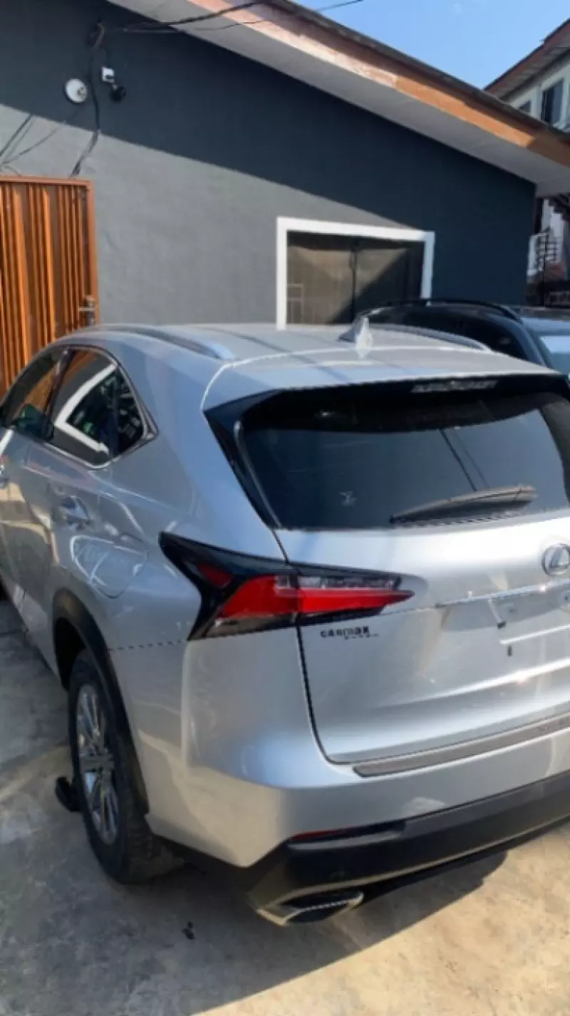 Lexus NX   - 2017