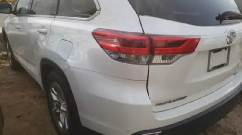 Toyota Highlander   - 2015