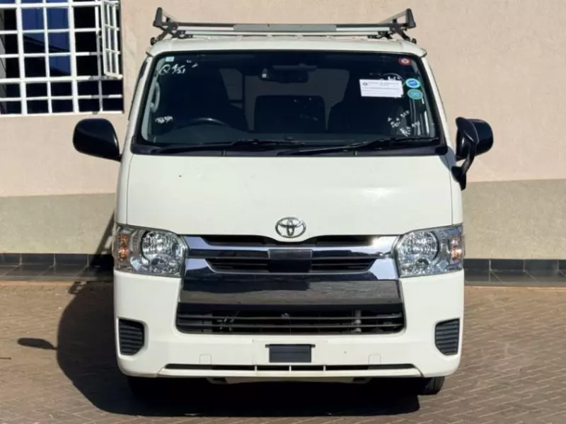 Toyota Hiace   - 2018
