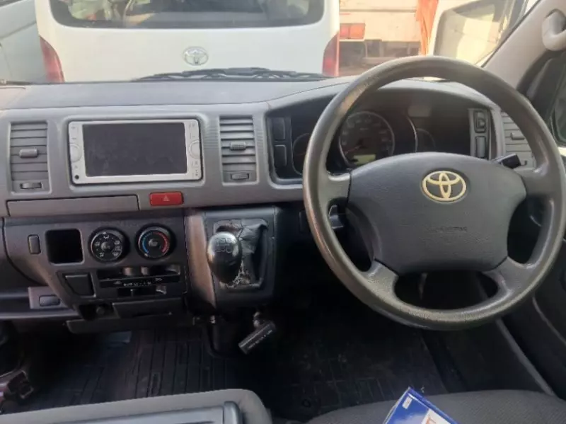 Toyota Hiace   - 2012