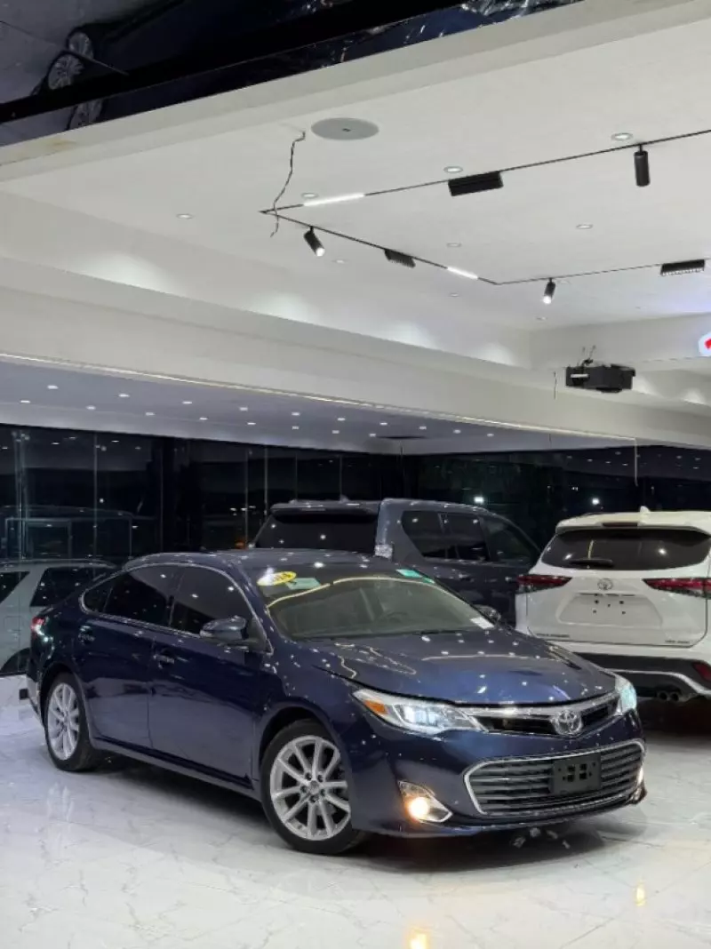 Toyota Avalon   - 2014
