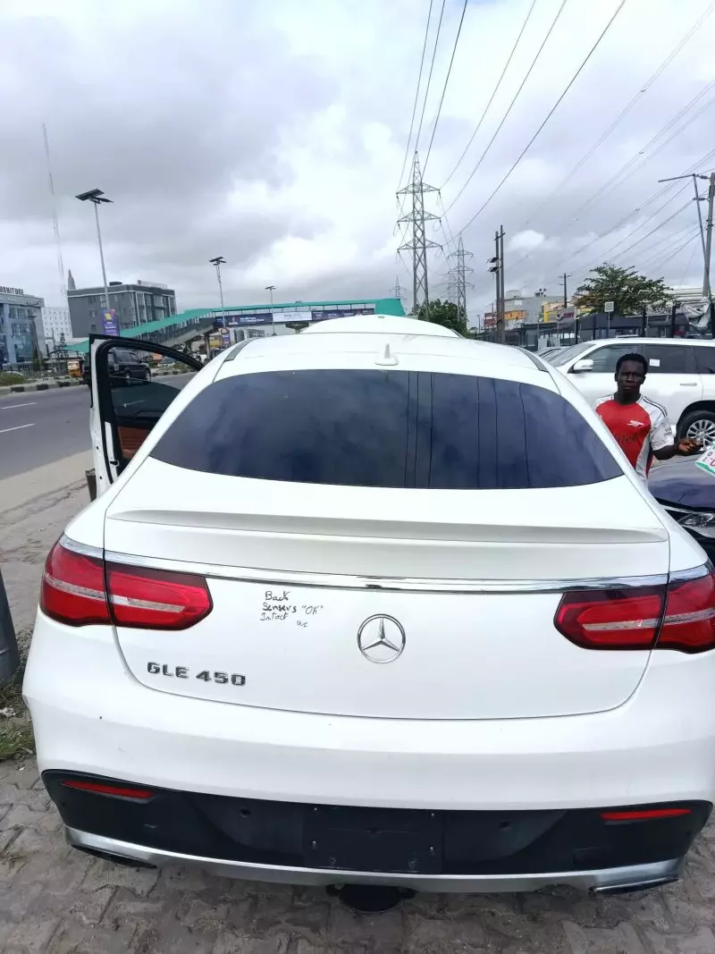 Mercedes-Benz GLE-Class   - 2016