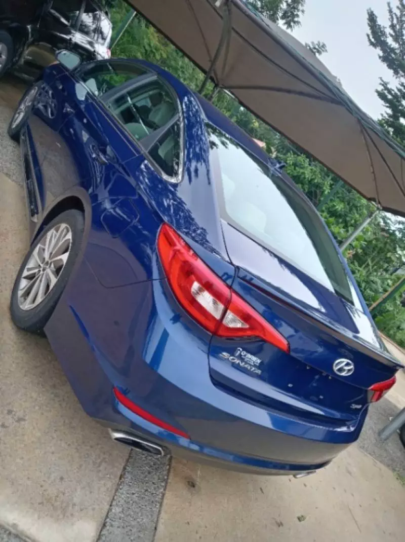 Hyundai Sonata   - 2015