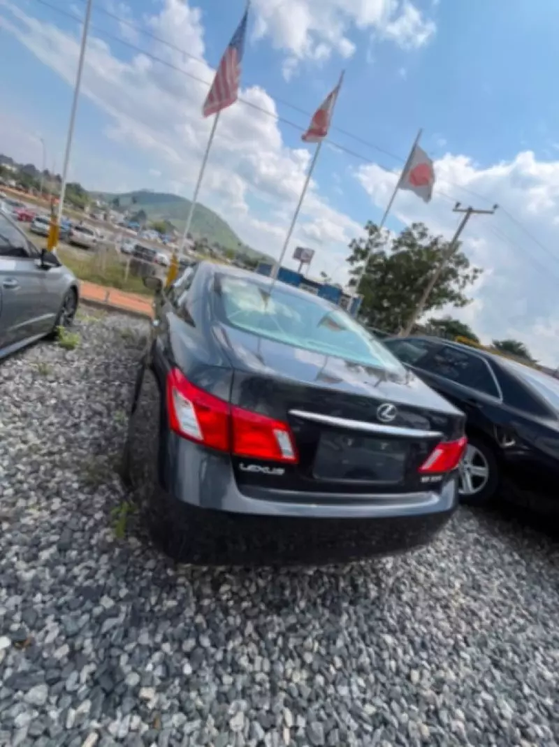 Lexus ES   - 2009