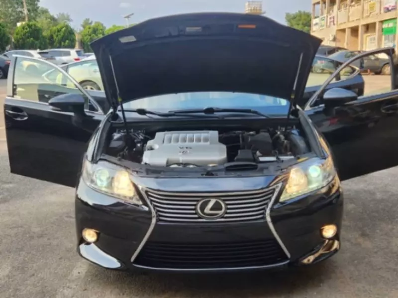 Lexus ES   - 2013