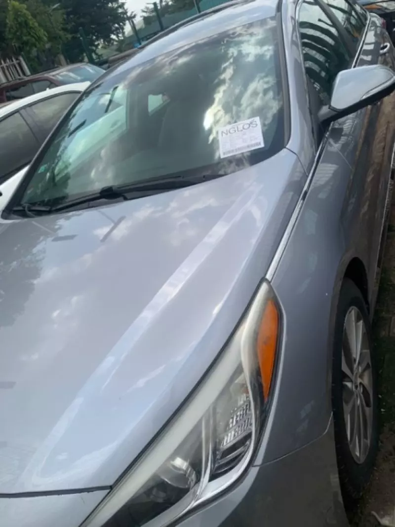 Hyundai Sonata   - 2015