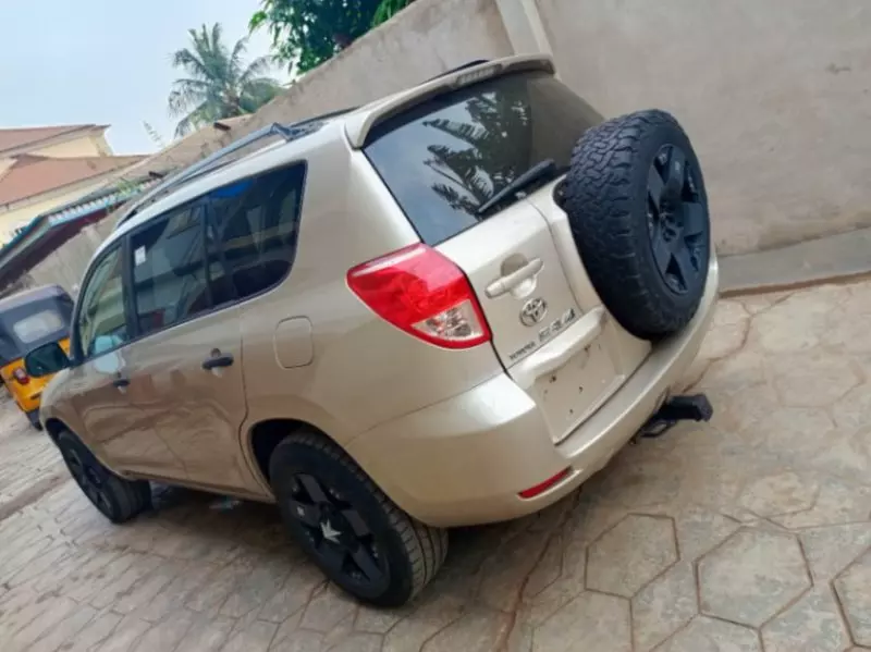 Toyota RAV4   - 2006