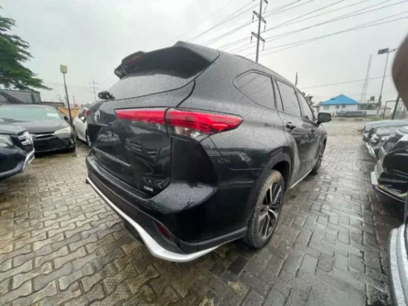 TOYOTA Highlander   - 2021