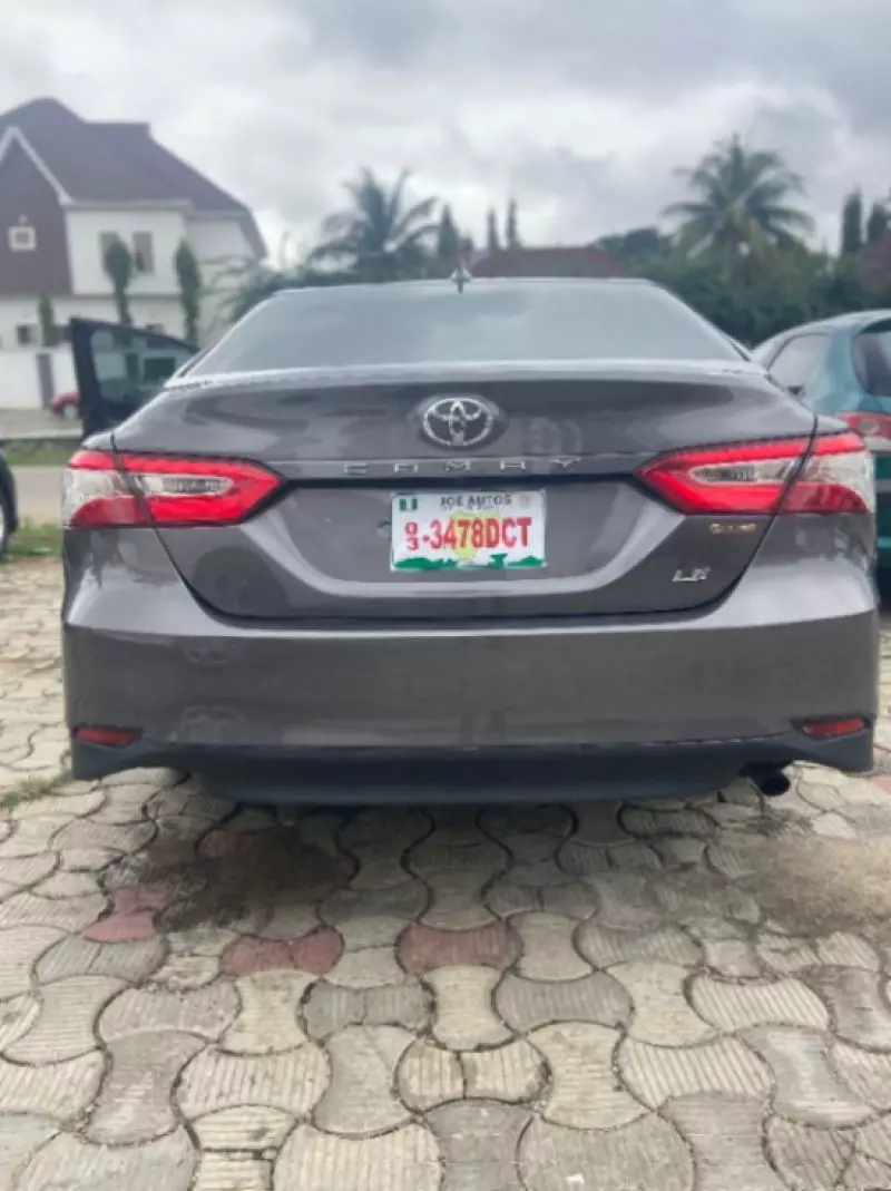 Toyota Camry - 2019