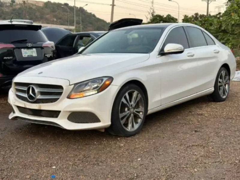 Mercedes-Benz C 300   - 2015