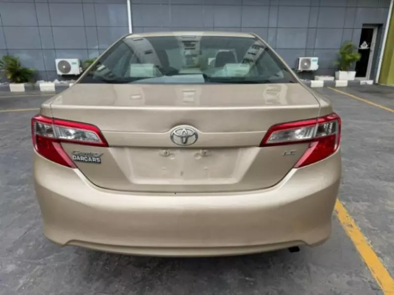 Toyota Camry   - 2012