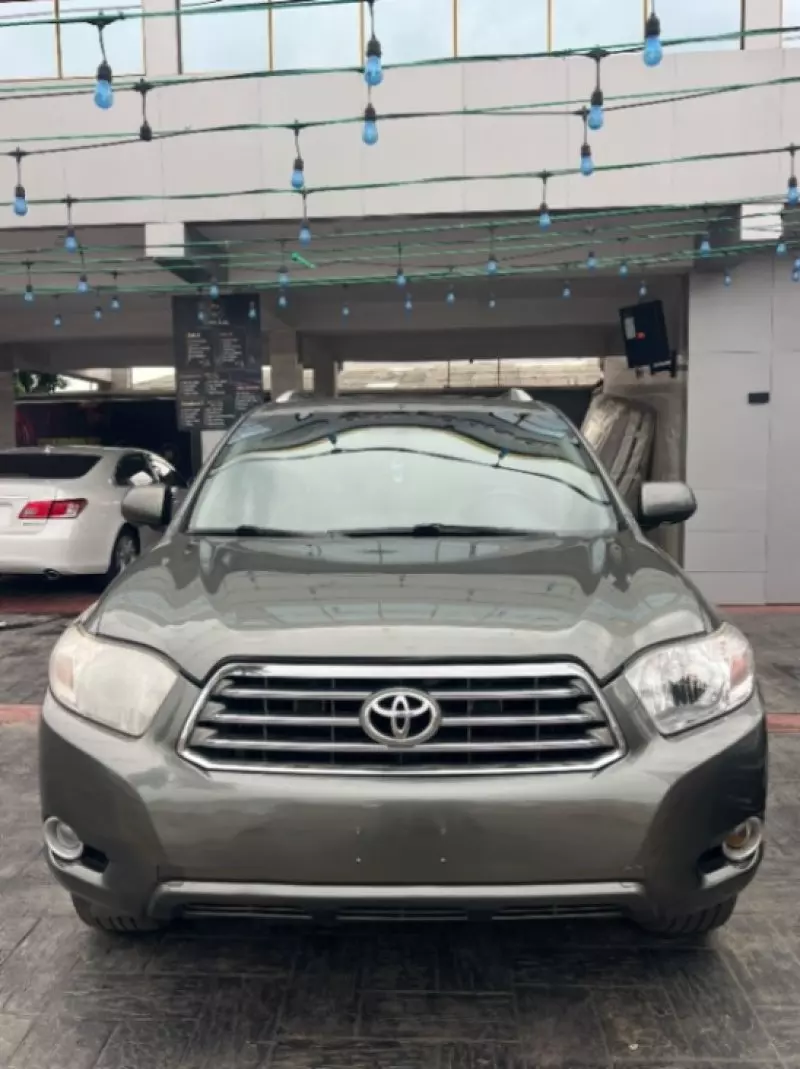 TOYOTA Highlander   - 2010