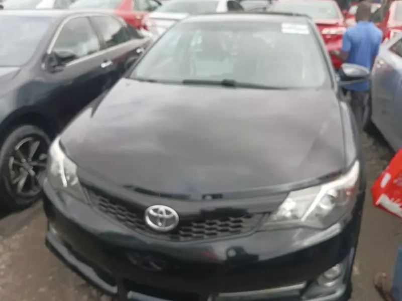 Toyota camry   - 2012