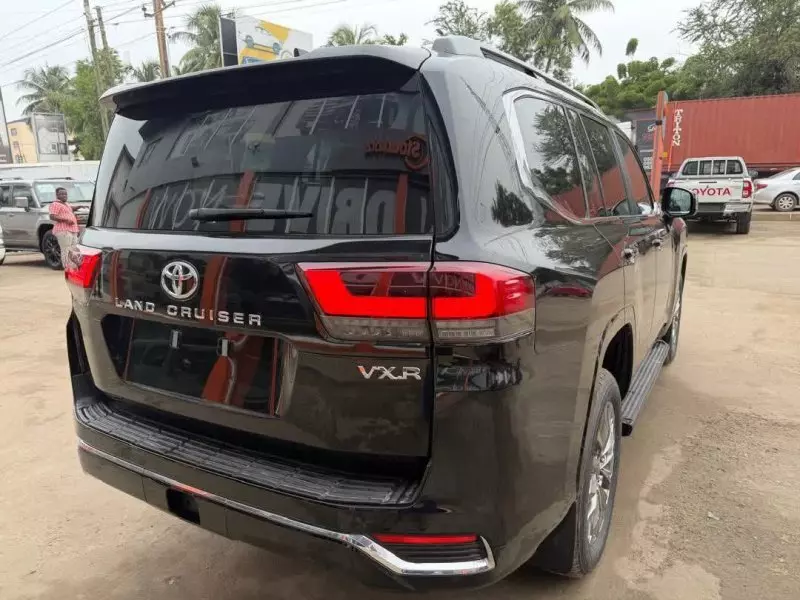 TOYOTA LANDCRUISER VXR   - 2026