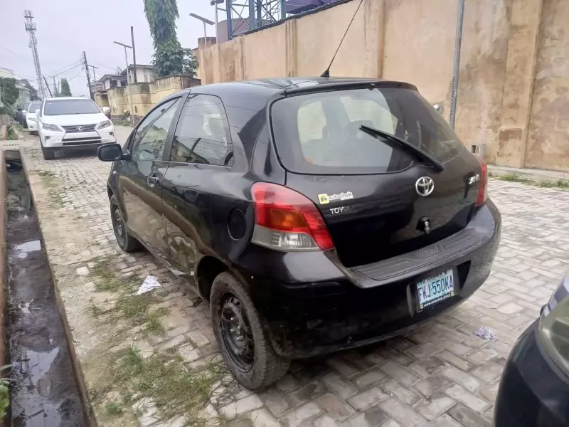 Toyota Yaris   - 2009