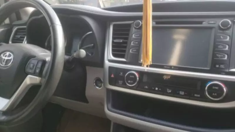 Toyota Highlander   - 2015