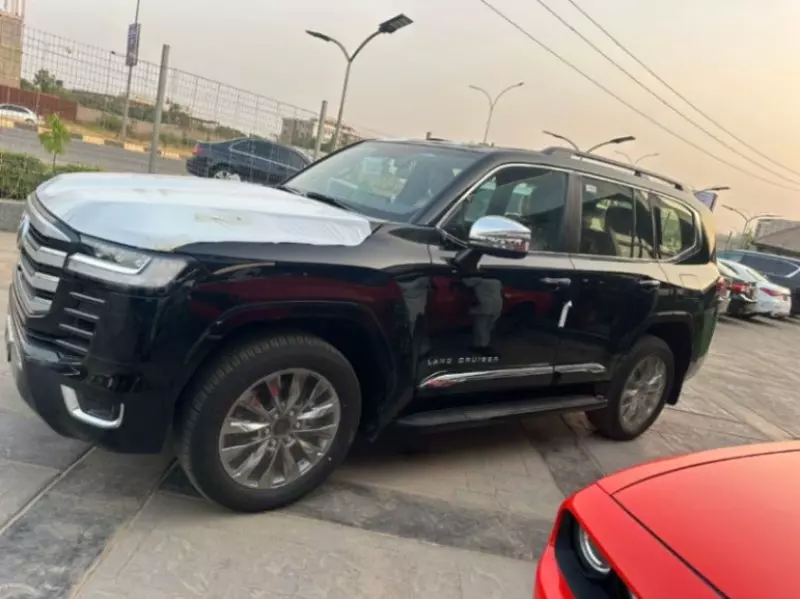 Toyota Land Cruiser   - 2021