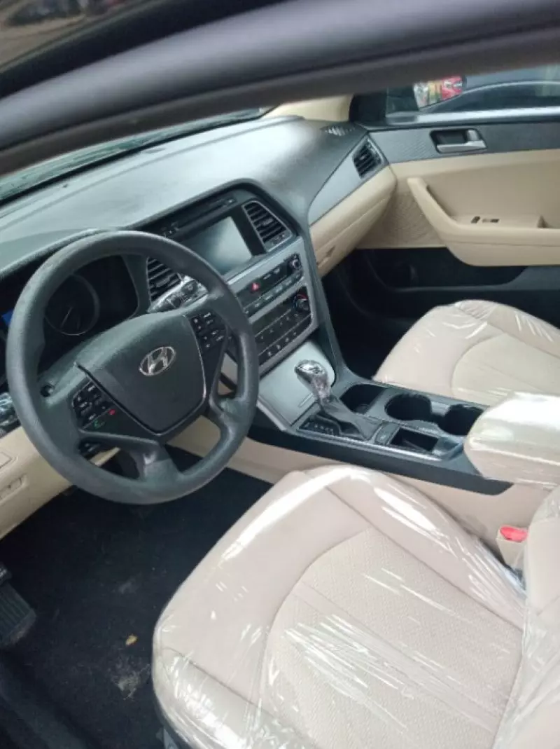 Hyundai Sonata   - 2015