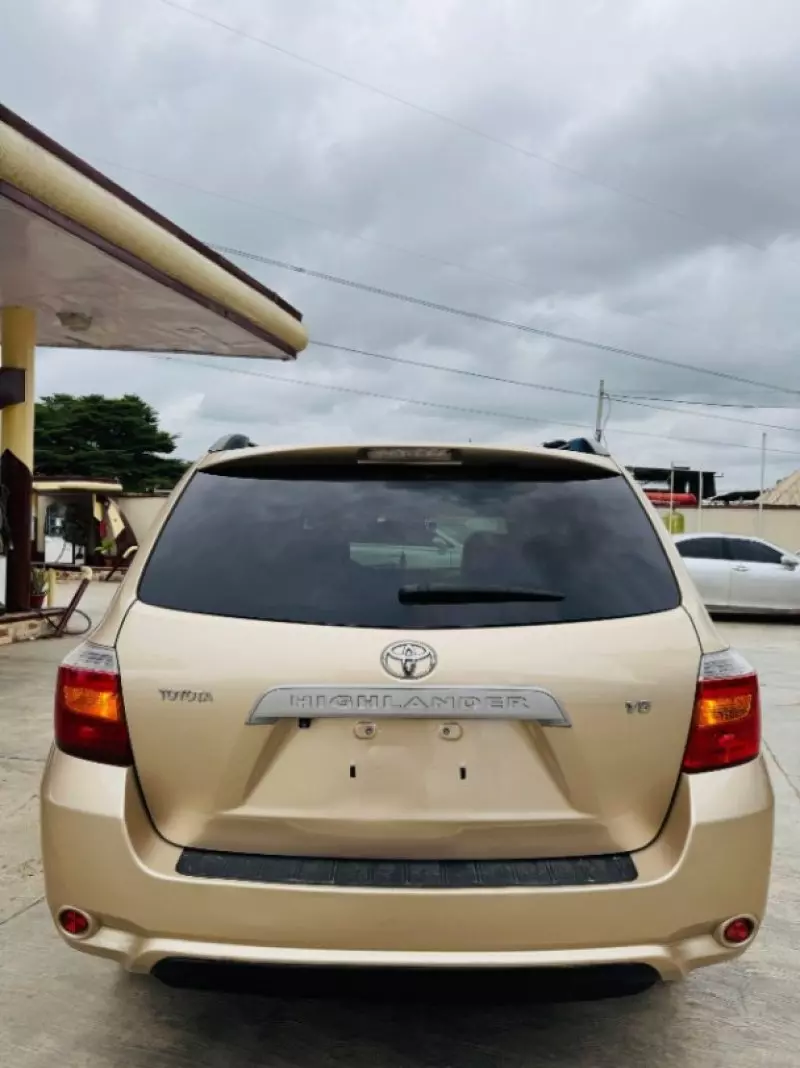 Toyota Grand Highlander   - 2008