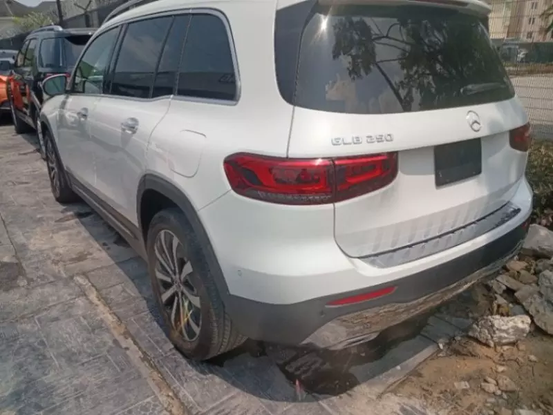 Mercedes-Benz GLB 250   - 2021