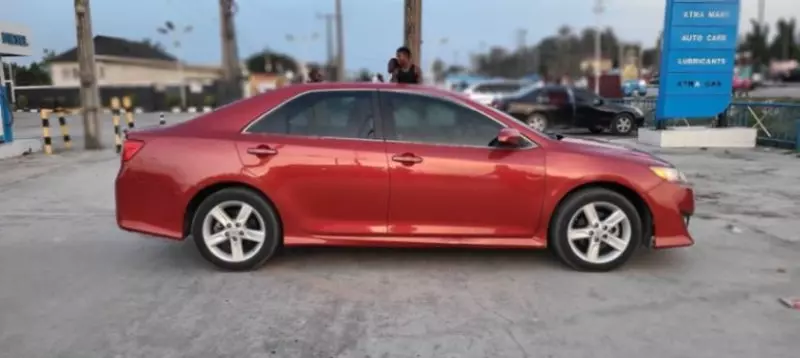 Toyota Camry   - 2013