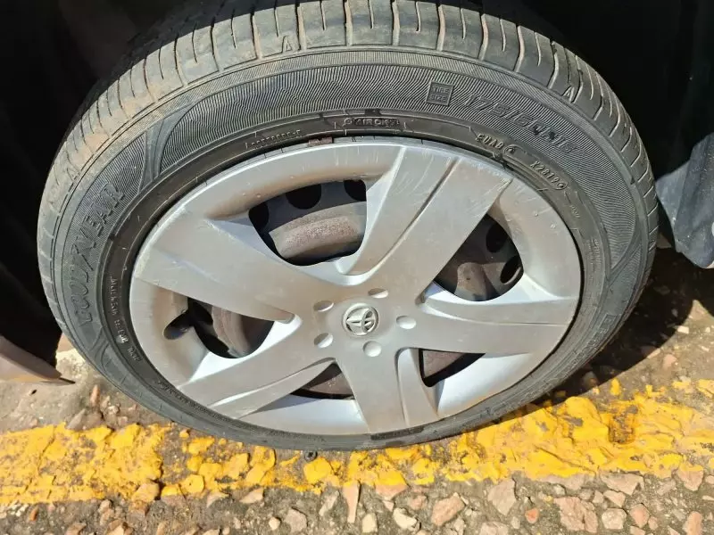 Toyota Ractis   - 2012