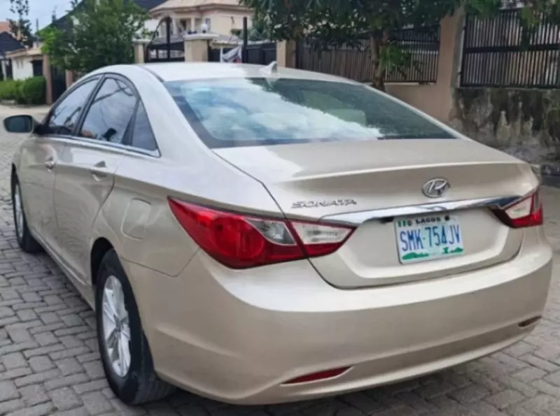 Hyundai Sonata - 2011