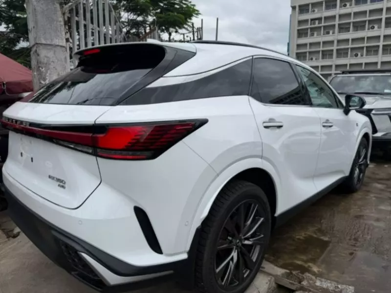 Lexus RX   - 2023
